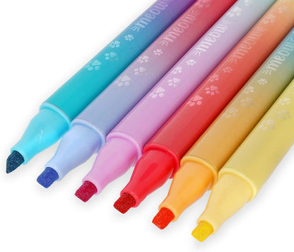 - Set Di 6 Pennarelli Doppia Punta Meow, Inchiostro a Base Di Acqua | 1 a Scalpello Di 4 Mm Con Glitter E 1 Rotonda Di 1 Mm per Sovrascrivere, Impugnatura Triangolare, 3 X 10.9 X 1.7 Cm